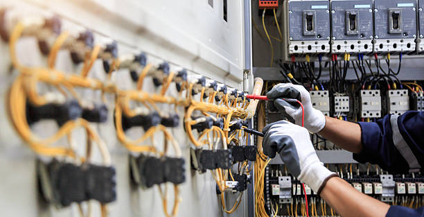 Professional Electrician technician working in University Center, VA